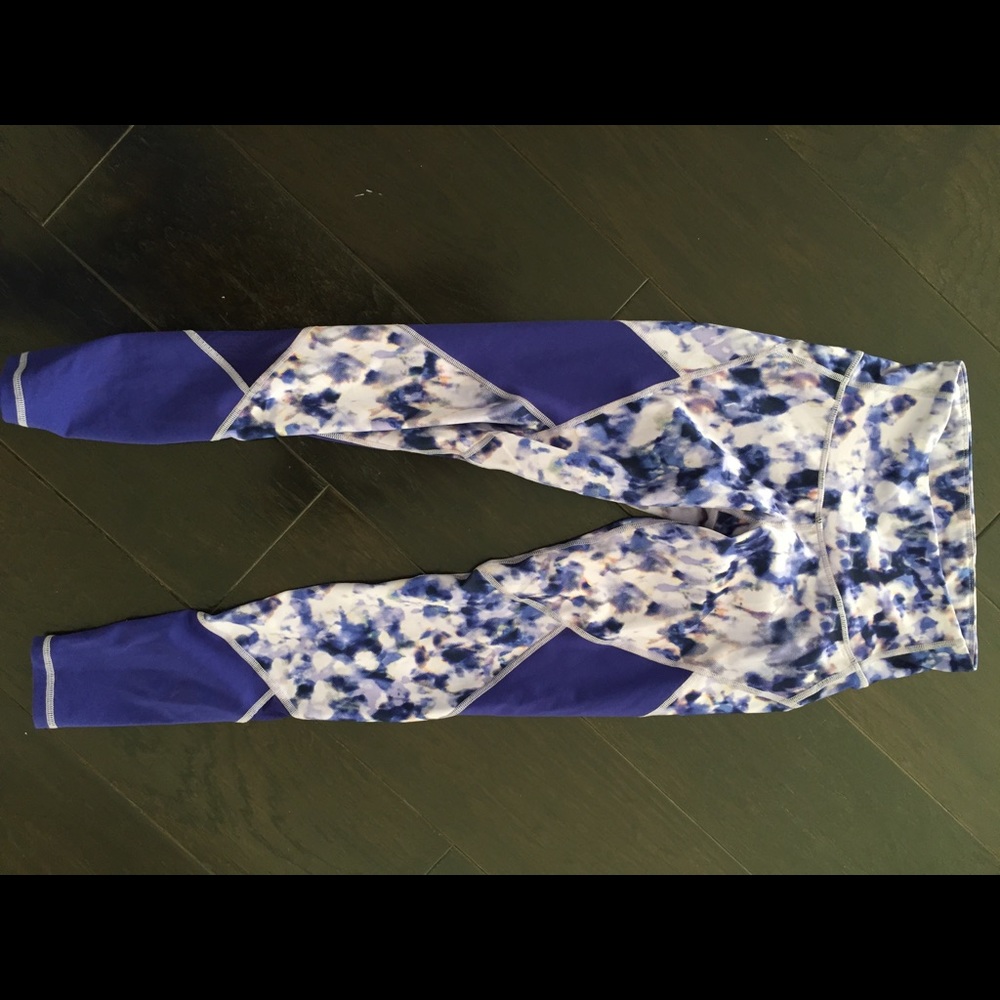 Brand New With Tags- Purple Print Leggings Small